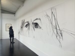 self portrait in gallery (1024x768)
